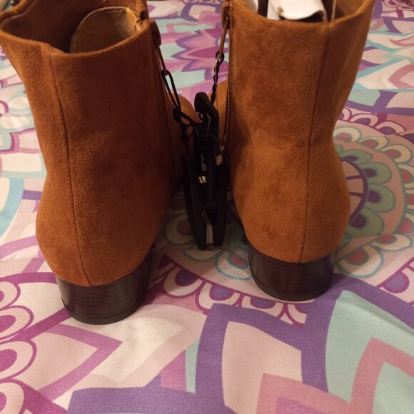 Boots - Picture 2 of 5